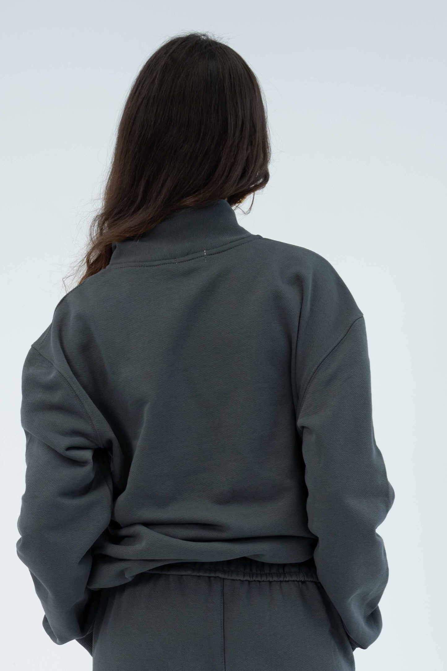 THE SIGNATURE QUARTER ZIP.